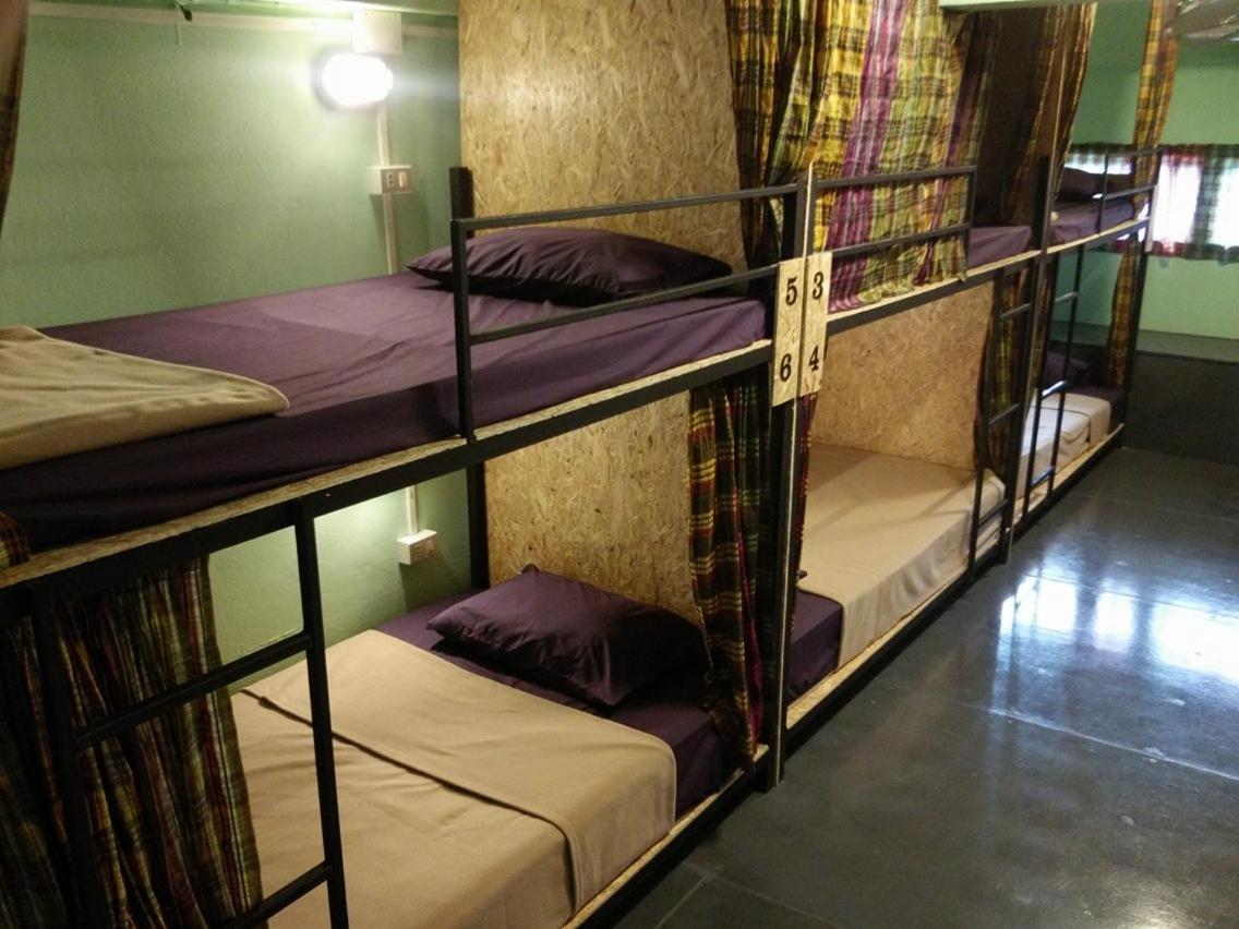 J Giant Hostel Chiang Mai Esterno foto