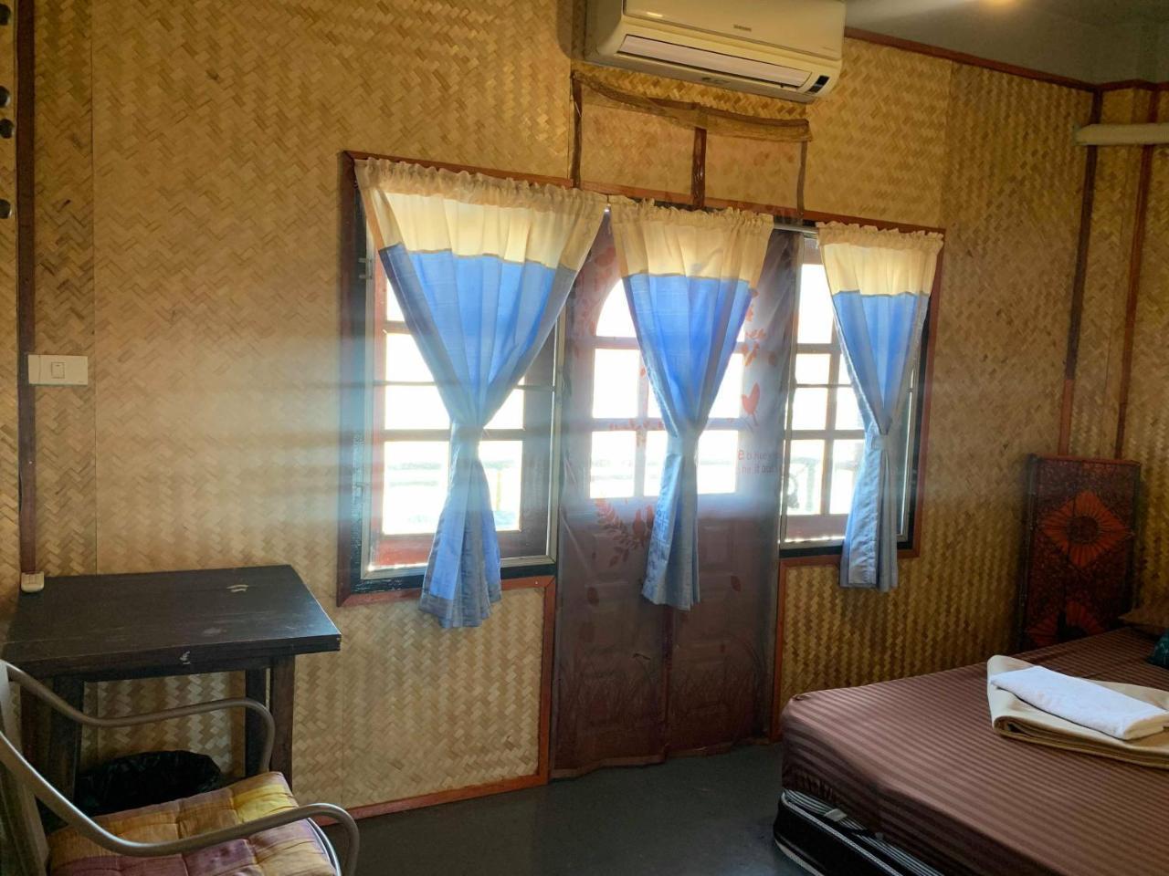 J Giant Hostel Chiang Mai Esterno foto